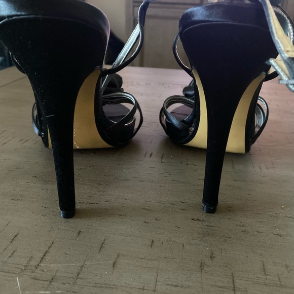 Max Studio Black Rosette Strappy Heeled Sandals - Picture 4 of 6